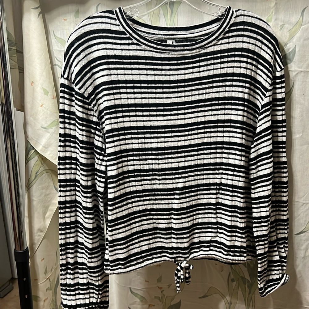 Black and white stripped sweater